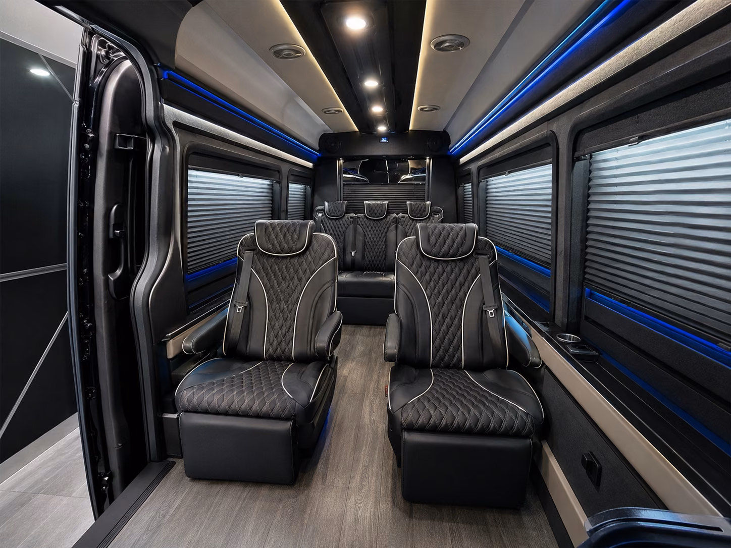 airport shuttle buses for ski outdoor recreation groups near spokane