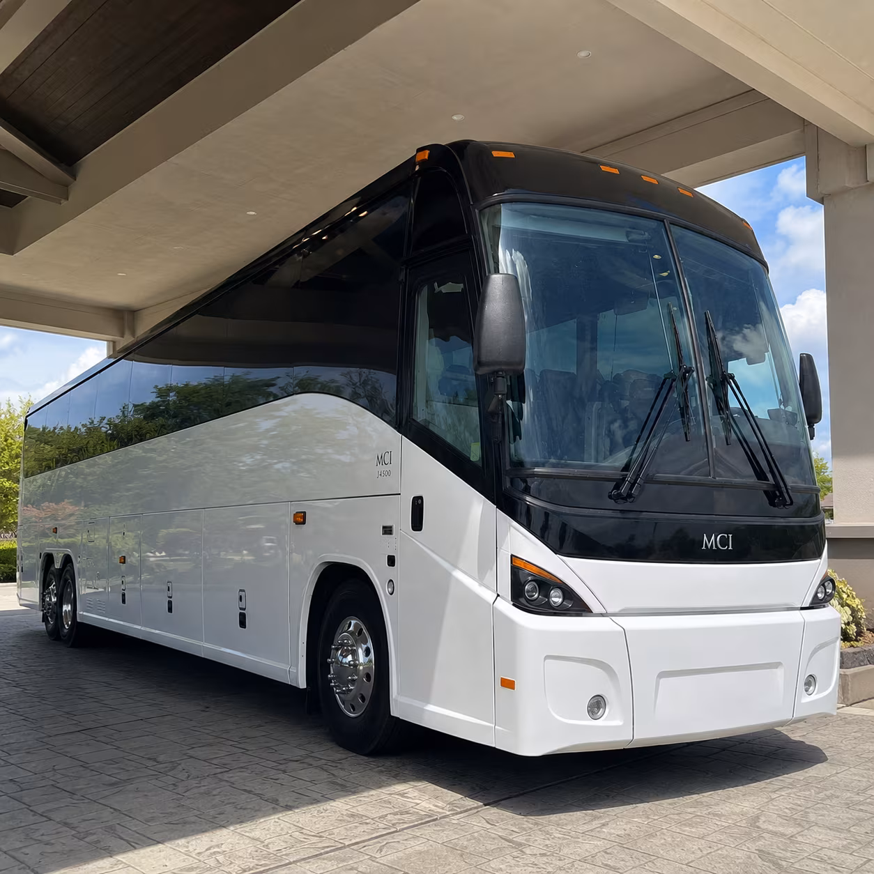 group hotel shuttle buses between geg and downtown spokane